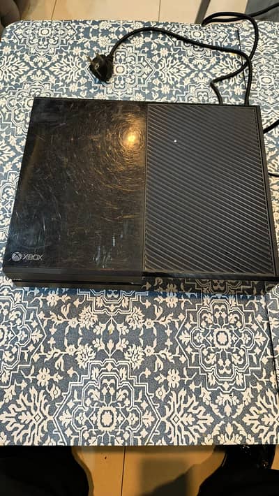 Xbox One 500GB for Sale – Loaded with Games (Not Jailbroken)