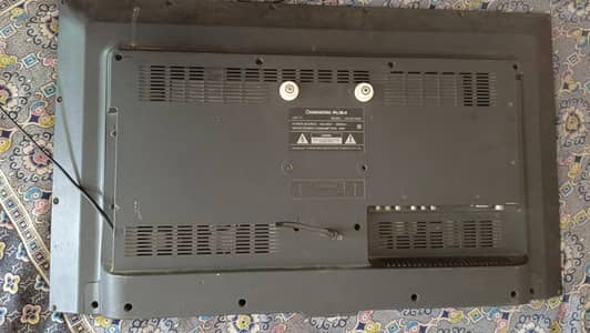 Led sale krni h panel break h, agr koe lena chahy esi condition m