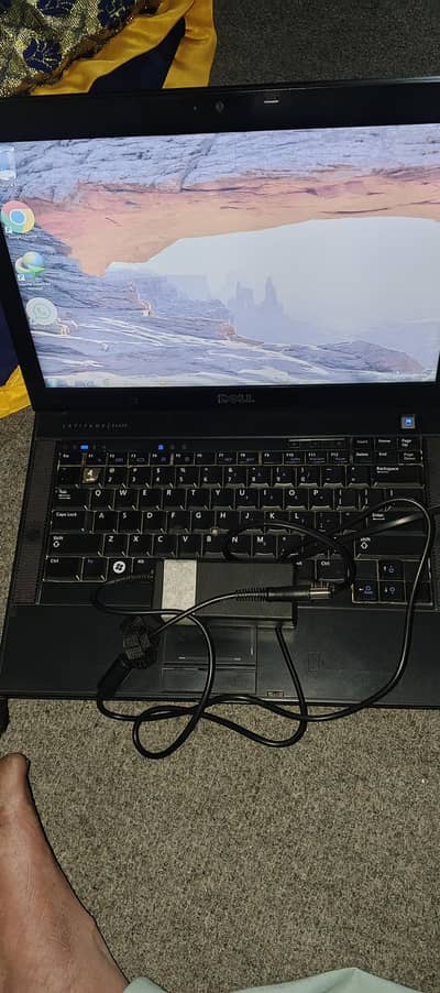 Dell core 2do 2gb ram and 160gb ROM 2say 3gatty battery  time hi