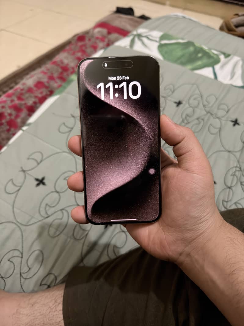 Iphone 15 pro max 12