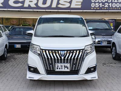 Toyota Esquire Hybrid 2015/2020