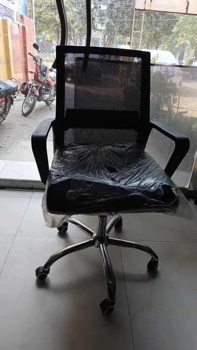 High Quality Revolving Office Chairs – Comfortable & Durable