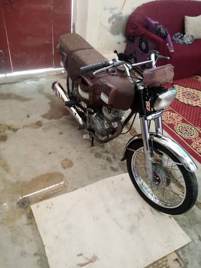 selling 1988 model 125 Lahore numbr