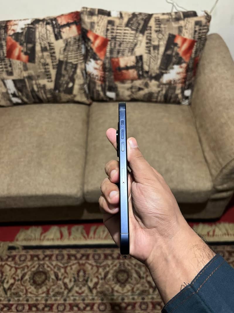 iphone 15 pro max sim time 4