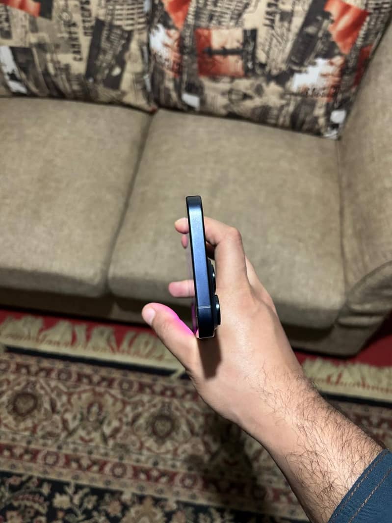 iphone 15 pro max sim time 5