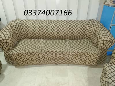 Good Condition Sofa Set . . .