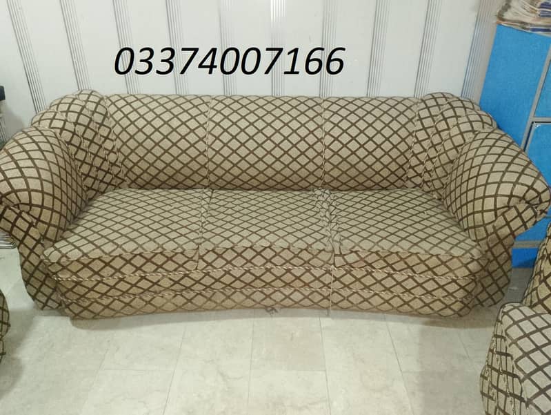Good Condition Sofa Set . . . 0