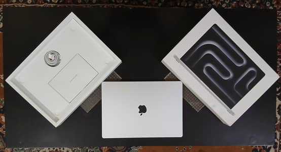 Macbook Pro M4, 16", (CTO 48/512) New/Box Open
