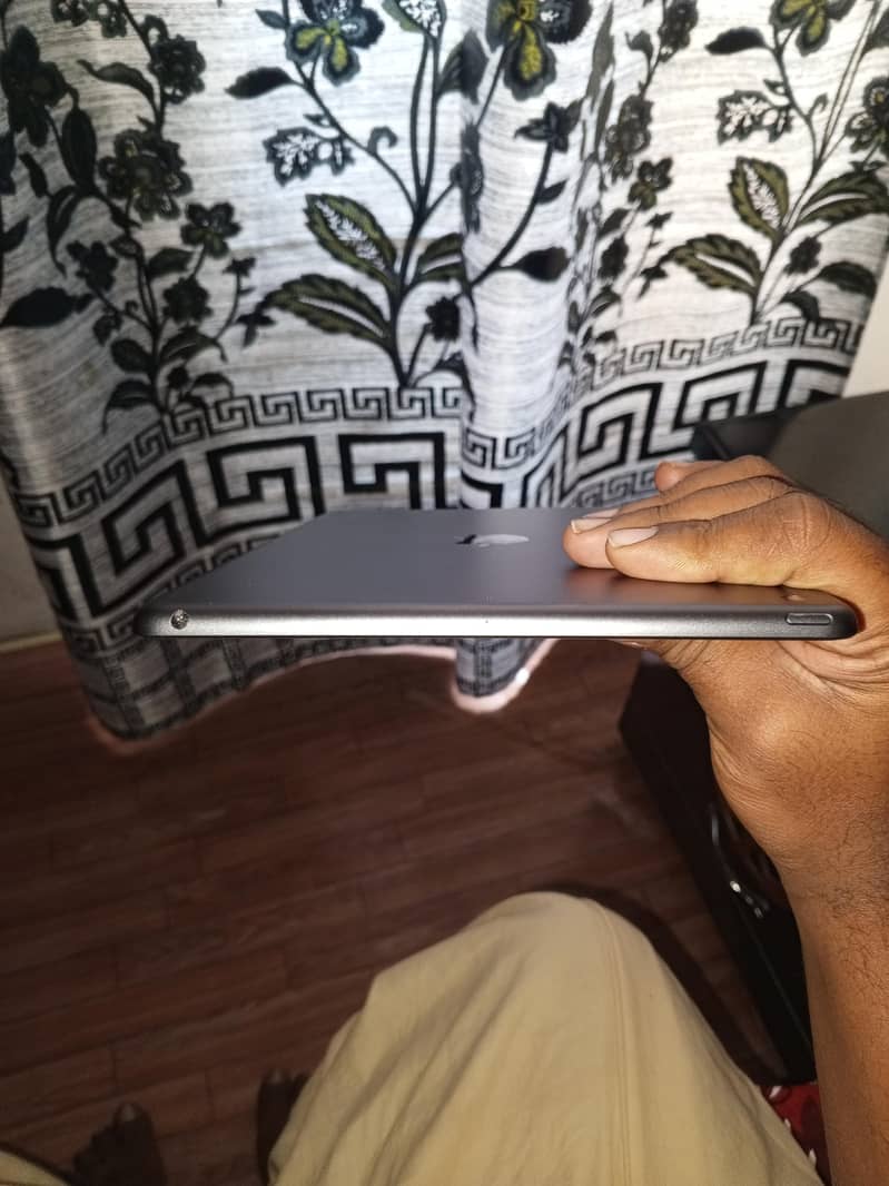 iPad 7th Generation 2