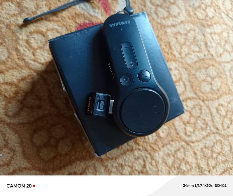 gear Vr  with controller 2