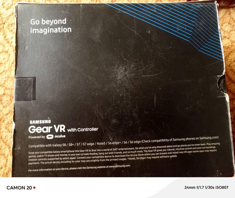 gear Vr  with controller 3