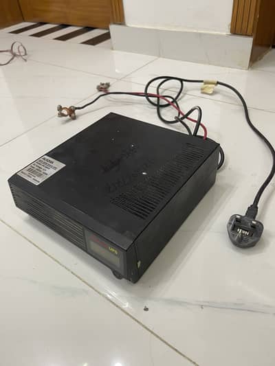 UPS AURORA PG-AR60 DC 12 V Power 1000VA