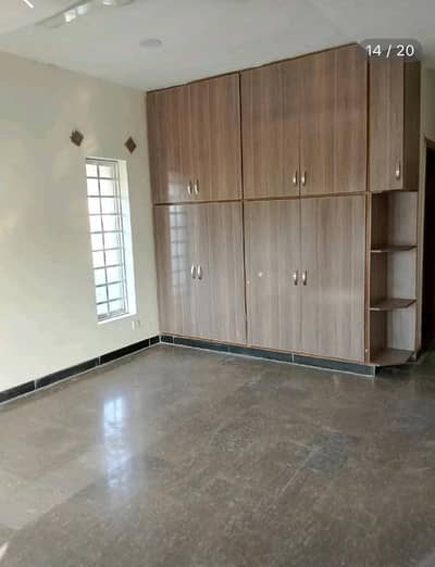 12 Marla Portion For Rent