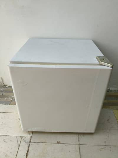 Haier mini room size fridge all okay/0321/080/77/77/