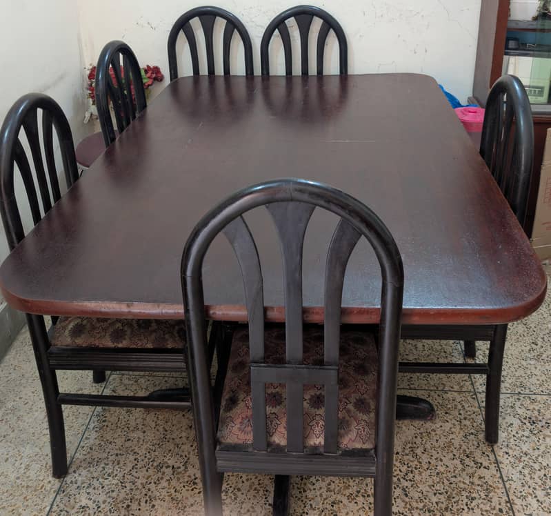Solid Wooden Dining Table 10/10 condition 0