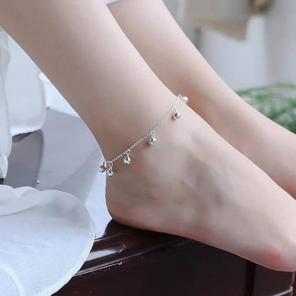 New Fashion Anklet Circle Bell Pendant with Plated Metal Chain for Girls and Women