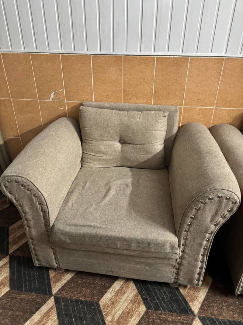 2 sofas Single seater 1