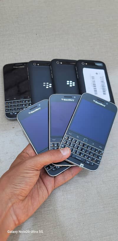 sale Blackberry Q20 classic in good condition (pta official approved)