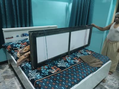 Aluminium door 21x75 inch on urgent sale