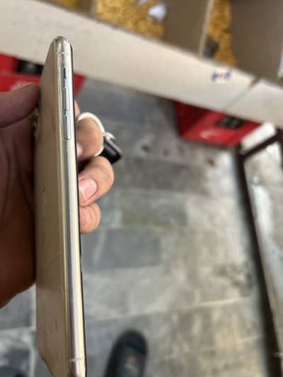 11 pro max JV 265 gb battery 94 water pack back broken