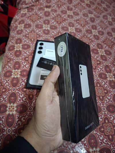 Samsung S24fe Officially PTA Approved 256Gb Complete box With Invoice.