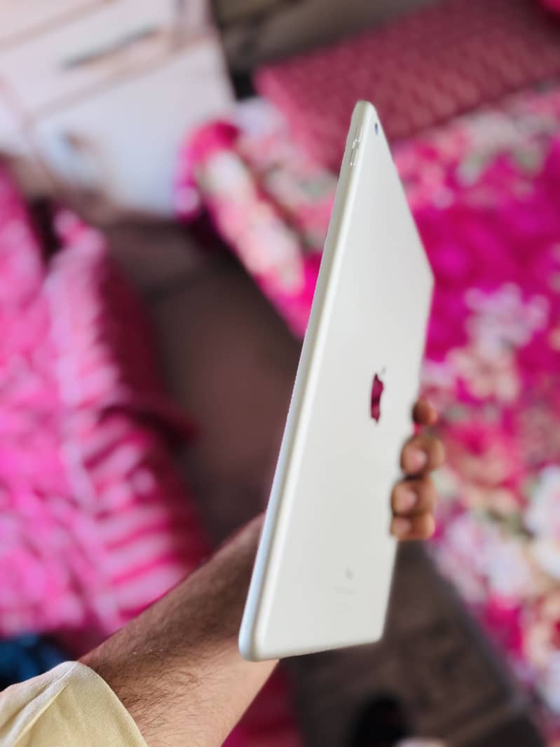 iPad 7th Generation 3