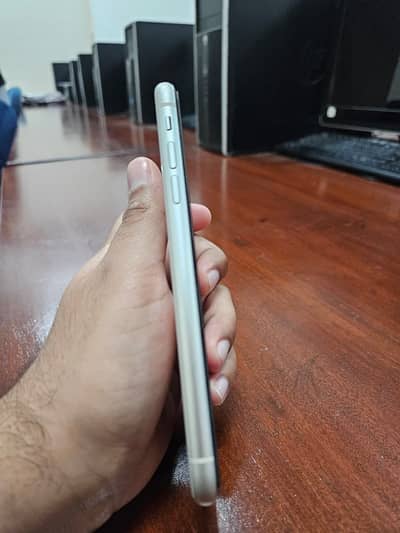 Iphone 11 64gb PTA Approved