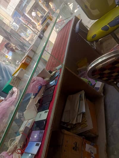 Mobile shop counter for sale 2.5/8 feet all ok minor break