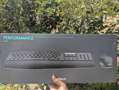 LOGITECH MK850 KEYBOARD AND M720 mouse