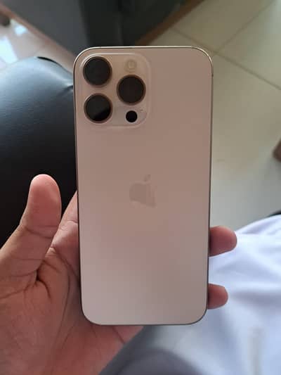 I phone 16 pro max factor