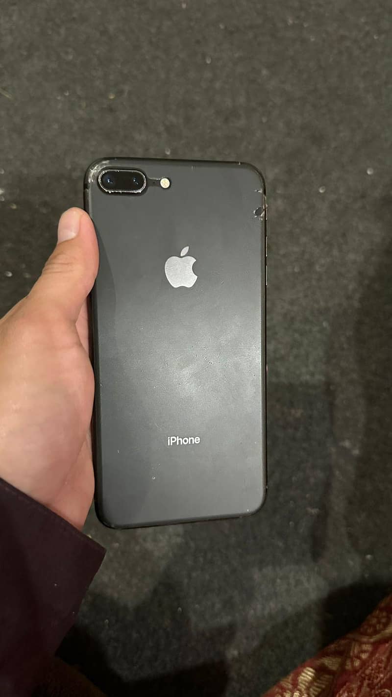 iphone 8+ 1