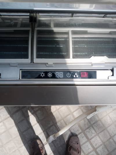 GREE DC INVERTER G10 MODEL