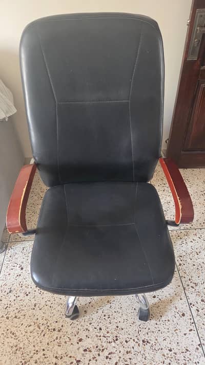 premium revolving chair