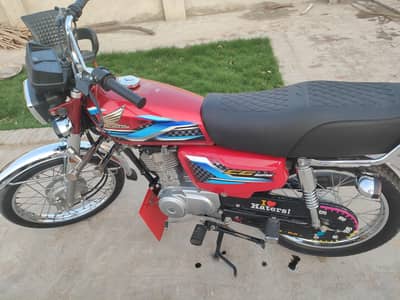 Honda 125 Red 2024