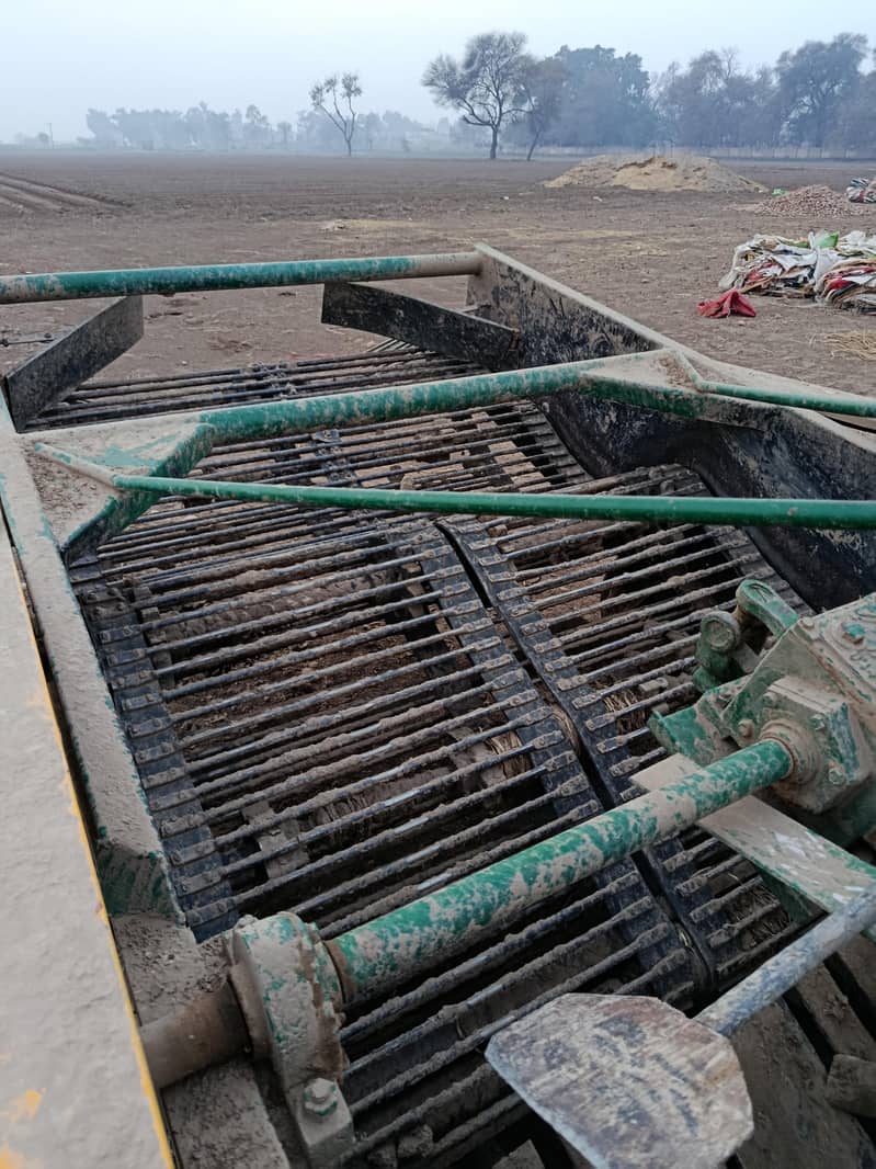 potato digger machine 1