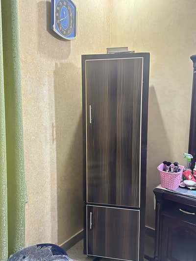 Room single door cabinet