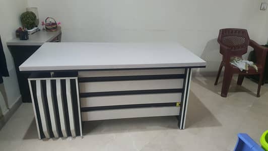 Office table