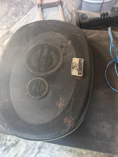 car 2 spekar 1 woofar 1 amplified