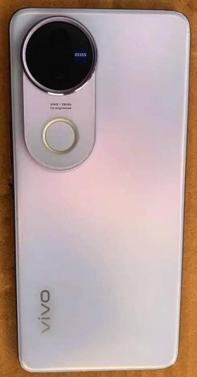 Vivo v50 5g.  12+12/512