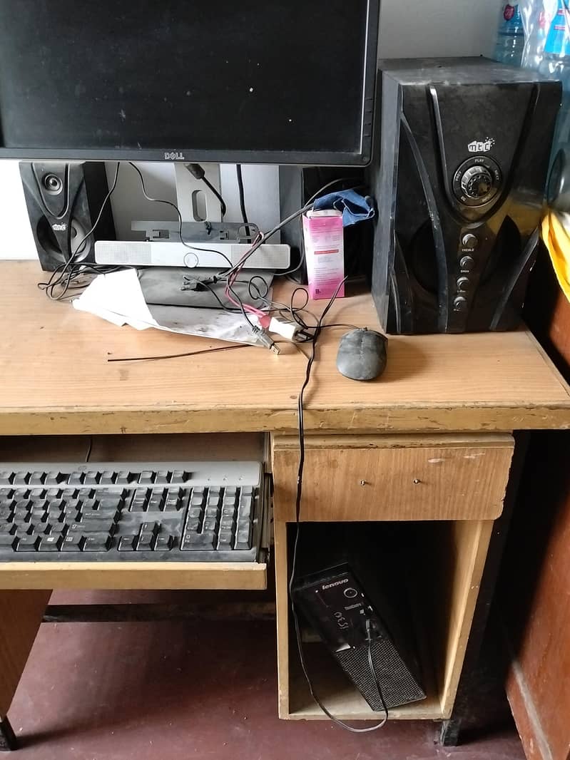 mukamal computer set with table 2