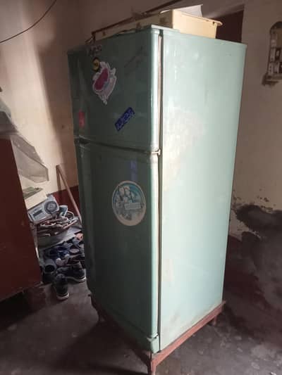 1 Refrigerator For Sell Sirf Compreser Hrab hei