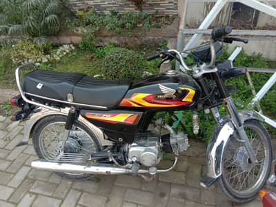 united bike for sell urgent all ok sari new ready karwi ha koi masla