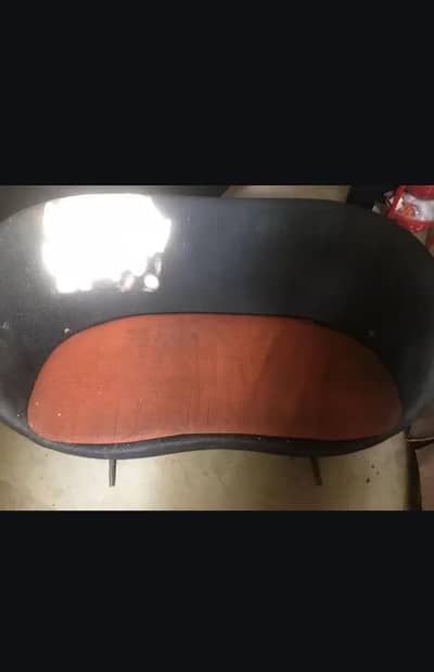 asslam o alaikum 4 seaters sofa set hai