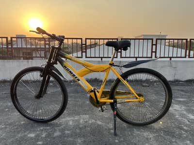 HUMBER Sports Bicycle – Yellow & Black – Excellent Condition