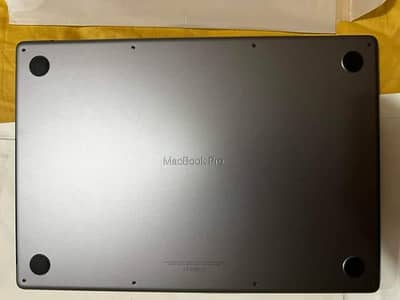 Apple MacBook pro with box 2024 1tb urgent sale