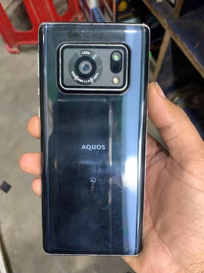 Aquos R6