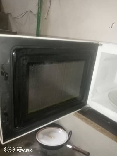 Excellent condition dawlance oven for sale