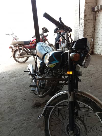 2014 model Whatsapp 03487600074