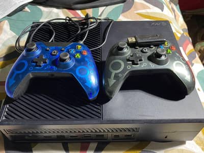Xbox one with two controllers  500 gb