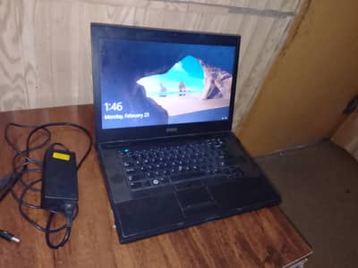 Dell laptop with charger and run windows 10
